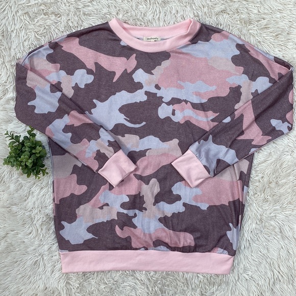 ๐HP๐ And The Why Camo Sweatshirt ๐ Pink Gray & Burgundy. - Picture 3 of 12